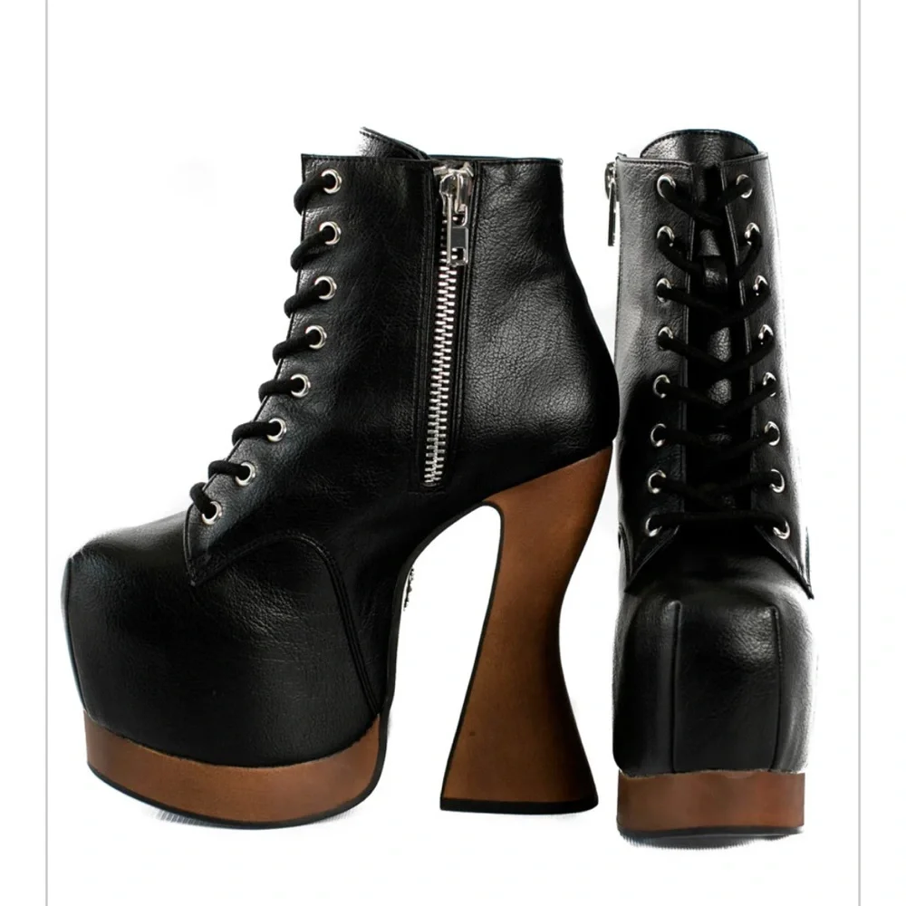 Charla Tedrick Zora platform boots - Picture 4 of 6